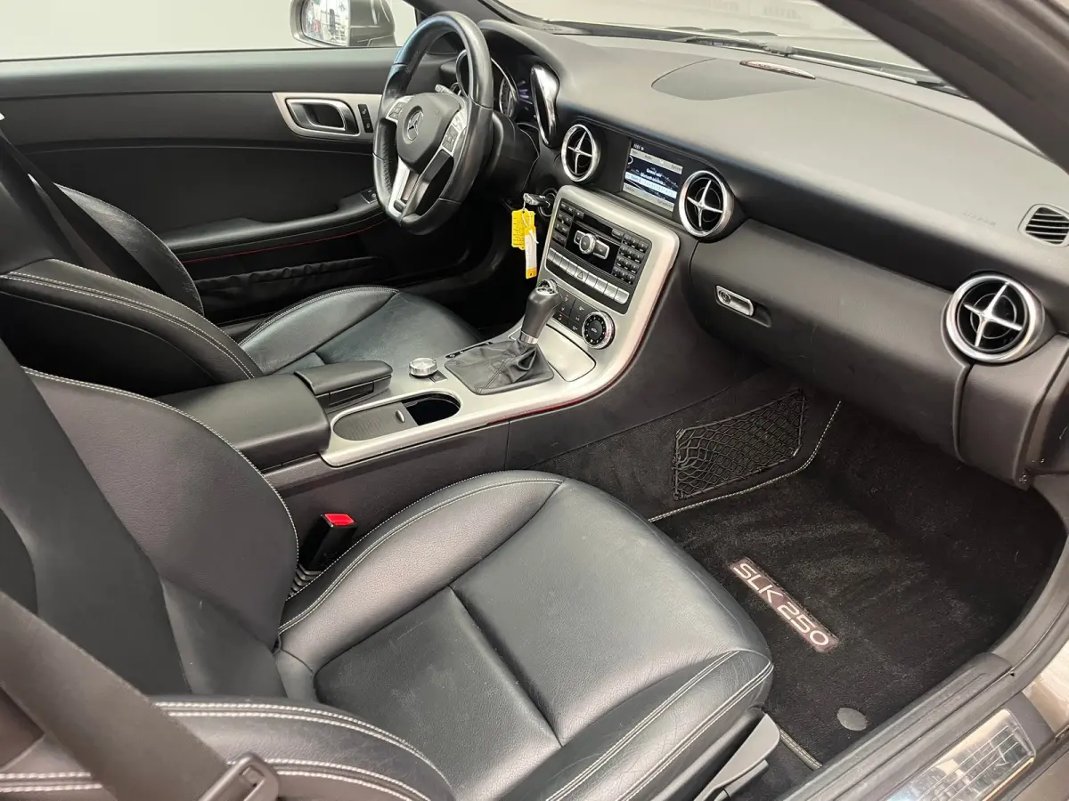 250 Lederen Bekleding | Airscarf | Stoelverwarming | 18" Lichtmetaal | Navigatie | Cruise | Airco | Airco | Audio-navigatie full map | Cruise control