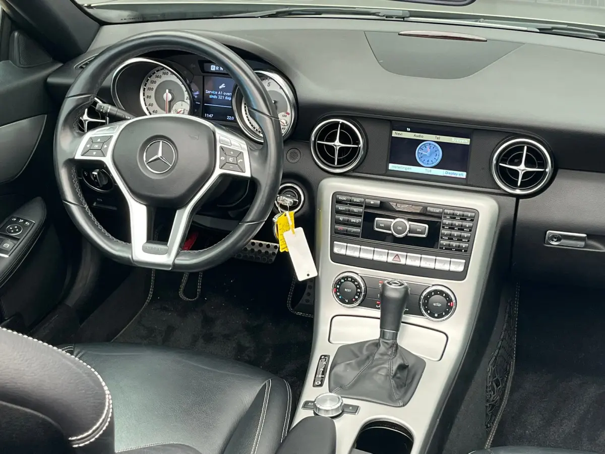 250 Lederen Bekleding | Airscarf | Stoelverwarming | 18" Lichtmetaal | Navigatie | Cruise | Airco | Airco | Audio-navigatie full map | Cruise control