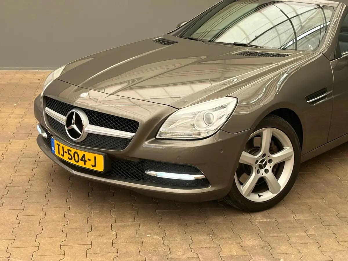 250 Lederen Bekleding | Airscarf | Stoelverwarming | 18" Lichtmetaal | Navigatie | Cruise | Airco | Airco | Audio-navigatie full map | Cruise control
