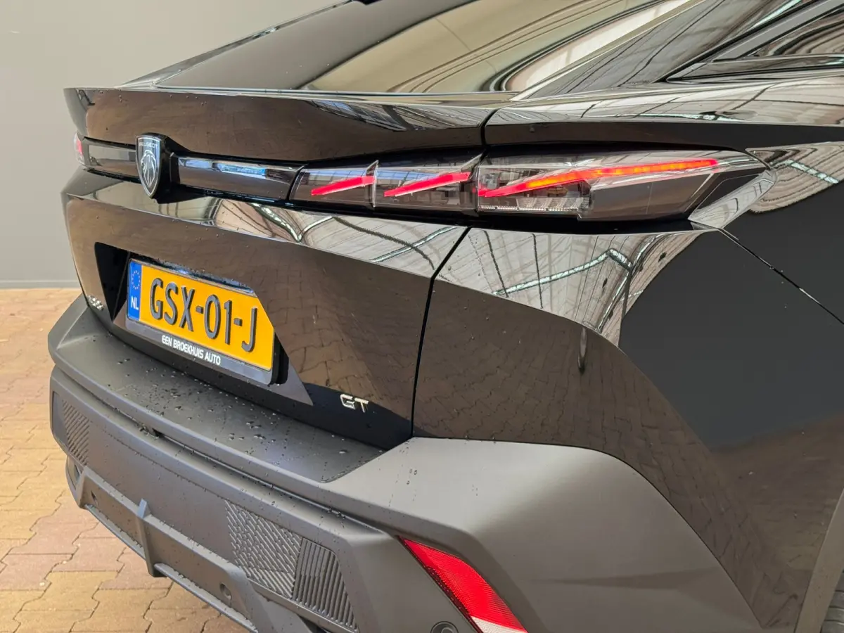 1.2 PureTech 1.2 PureTech GT 130PK EAT8 Adaptieve Cruise | Camera | Elec.Klep | Navigatie | | Alcantara bekleding | Apple Carplay/Android Auto|telefoonintegratie premium | Cruise control ada