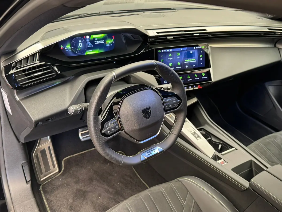 1.2 PureTech 1.2 PureTech GT 130PK EAT8 Adaptieve Cruise | Camera | Elec.Klep | Navigatie | | Alcantara bekleding | Apple Carplay/Android Auto|telefoonintegratie premium | Cruise control ada
