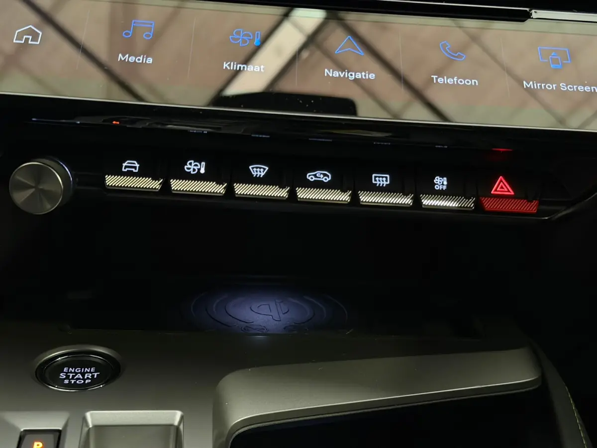 GT Avantage EV 54 kWh Alcantara | Warmtepomp | Navigatie | Stoelverwarming | Apple Carplay/Android Auto | | 11 kW lader | Achteruitrijcamera | Apple Carplay/Android Auto|telefoonintegratie p