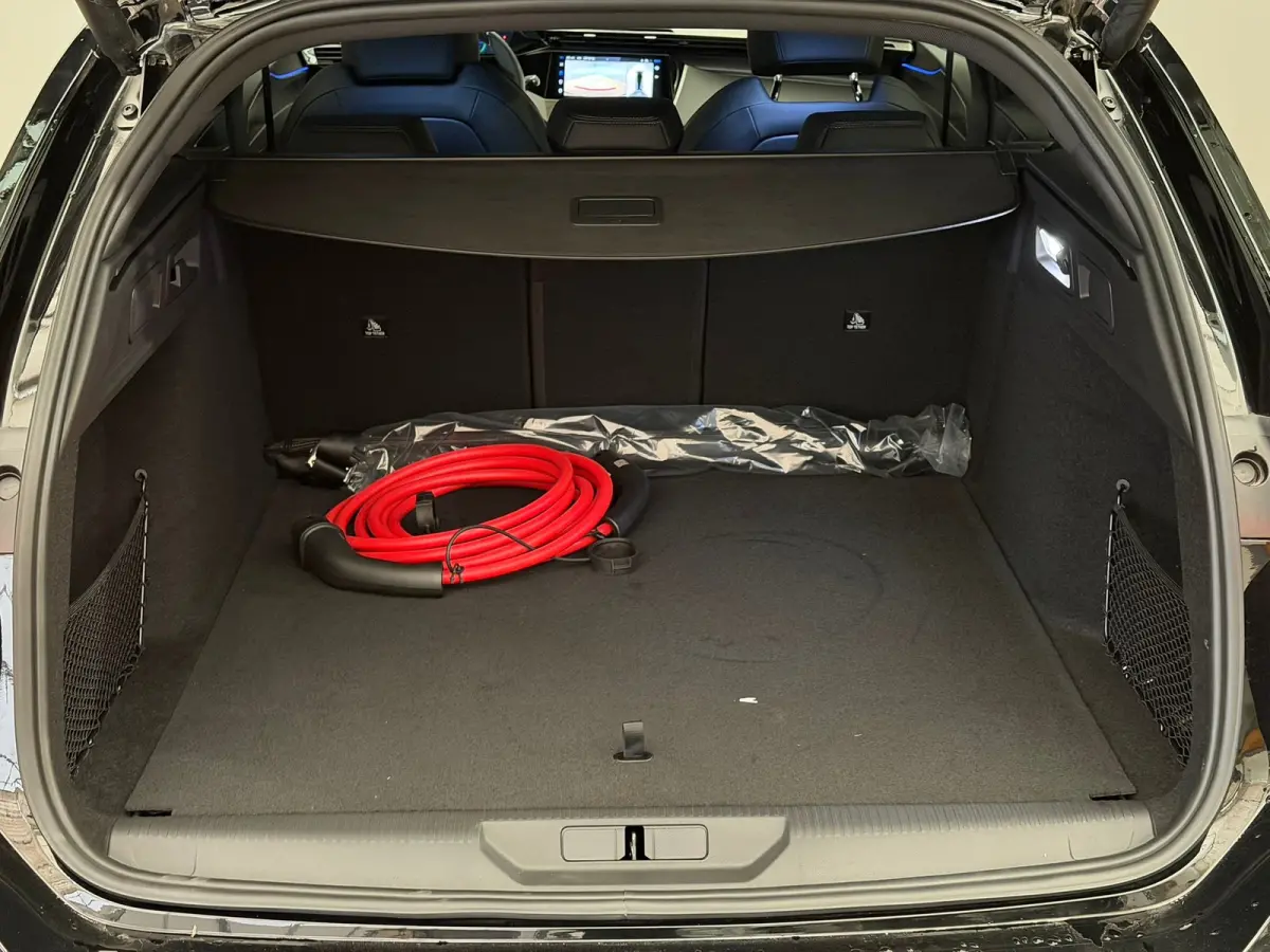 GT Avantage EV 54 kWh Alcantara | Warmtepomp | Navigatie | Stoelverwarming | Apple Carplay/Android Auto | | 11 kW lader | Achteruitrijcamera | Apple Carplay/Android Auto|telefoonintegratie p
