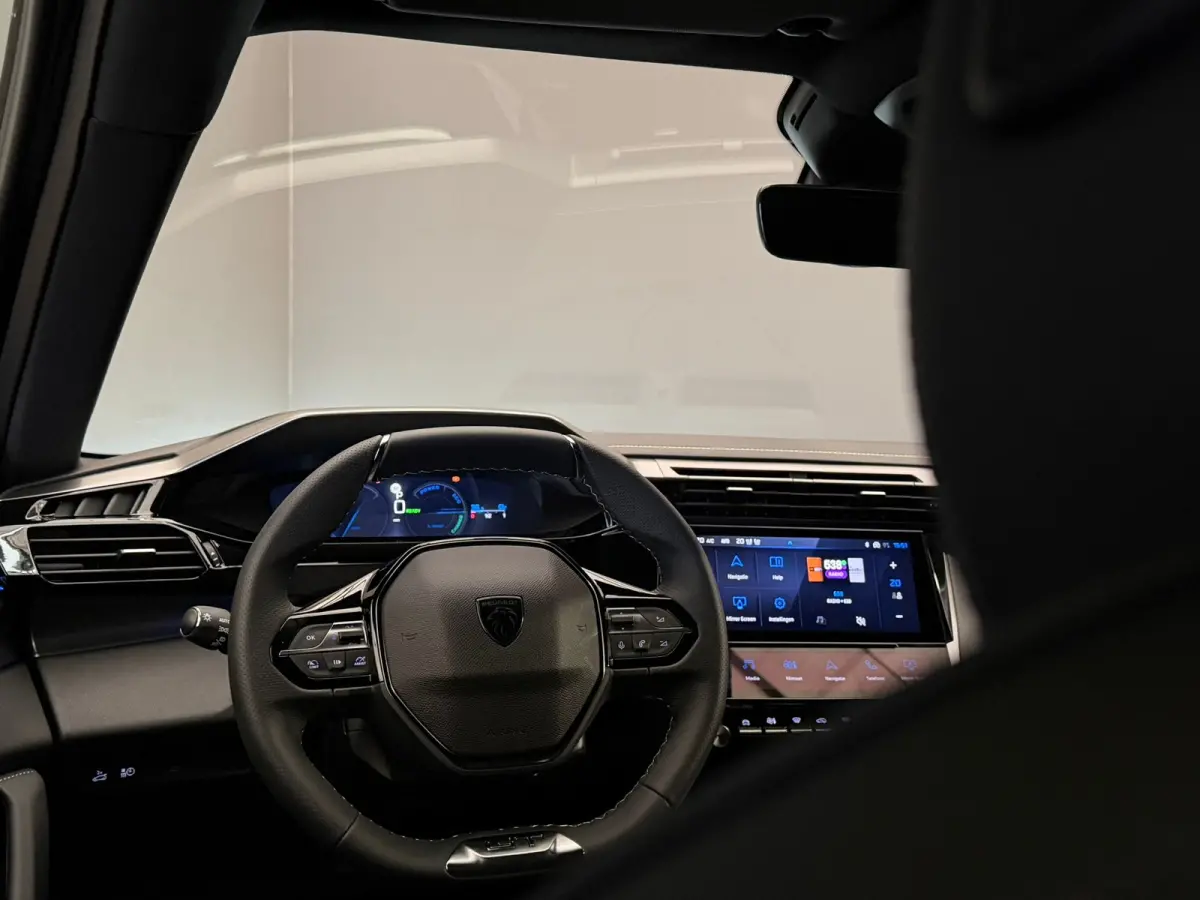 GT Avantage EV 54 kWh Alcantara | Warmtepomp | Navigatie | Stoelverwarming | Apple Carplay/Android Auto | | 11 kW lader | Achteruitrijcamera | Apple Carplay/Android Auto|telefoonintegratie p