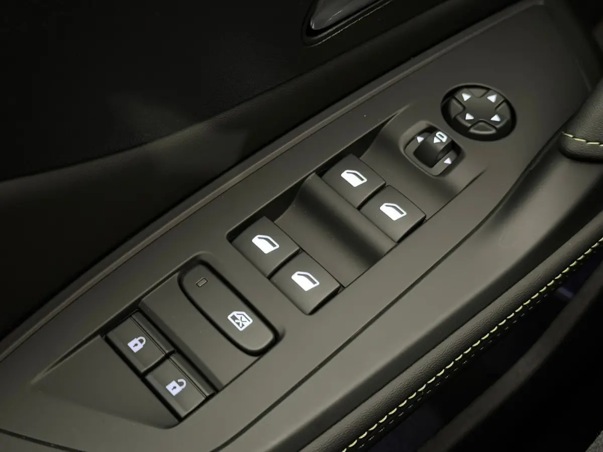 GT Avantage EV 54 kWh Alcantara | Warmtepomp | Navigatie | Stoelverwarming | Apple Carplay/Android Auto | | 11 kW lader | Achteruitrijcamera | Apple Carplay/Android Auto|telefoonintegratie p