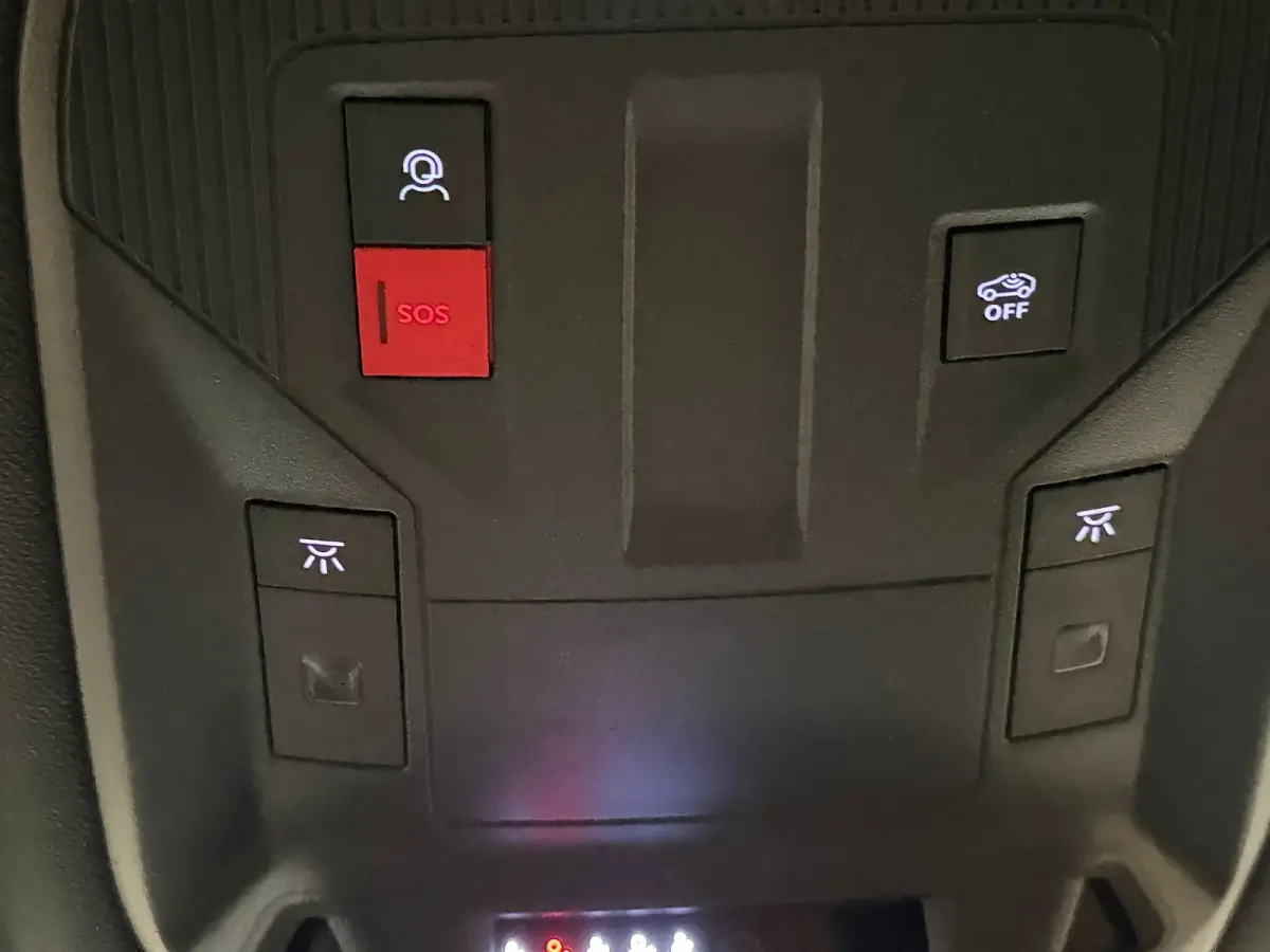 GT Avantage EV 54 kWh Alcantara | Warmtepomp | Navigatie | Stoelverwarming | Apple Carplay/Android Auto | | 11 kW lader | Achteruitrijcamera | Apple Carplay/Android Auto|telefoonintegratie p