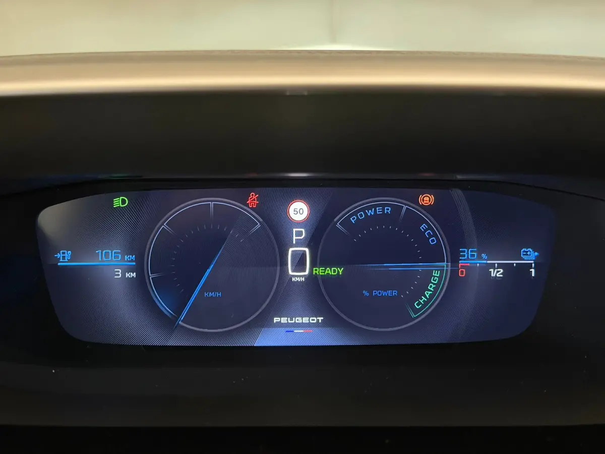 GT Avantage EV 54 kWh Alcantara | Warmtepomp | Navigatie | Stoelverwarming | Apple Carplay/Android Auto | | 11 kW lader | Achteruitrijcamera | Apple Carplay/Android Auto|telefoonintegratie p