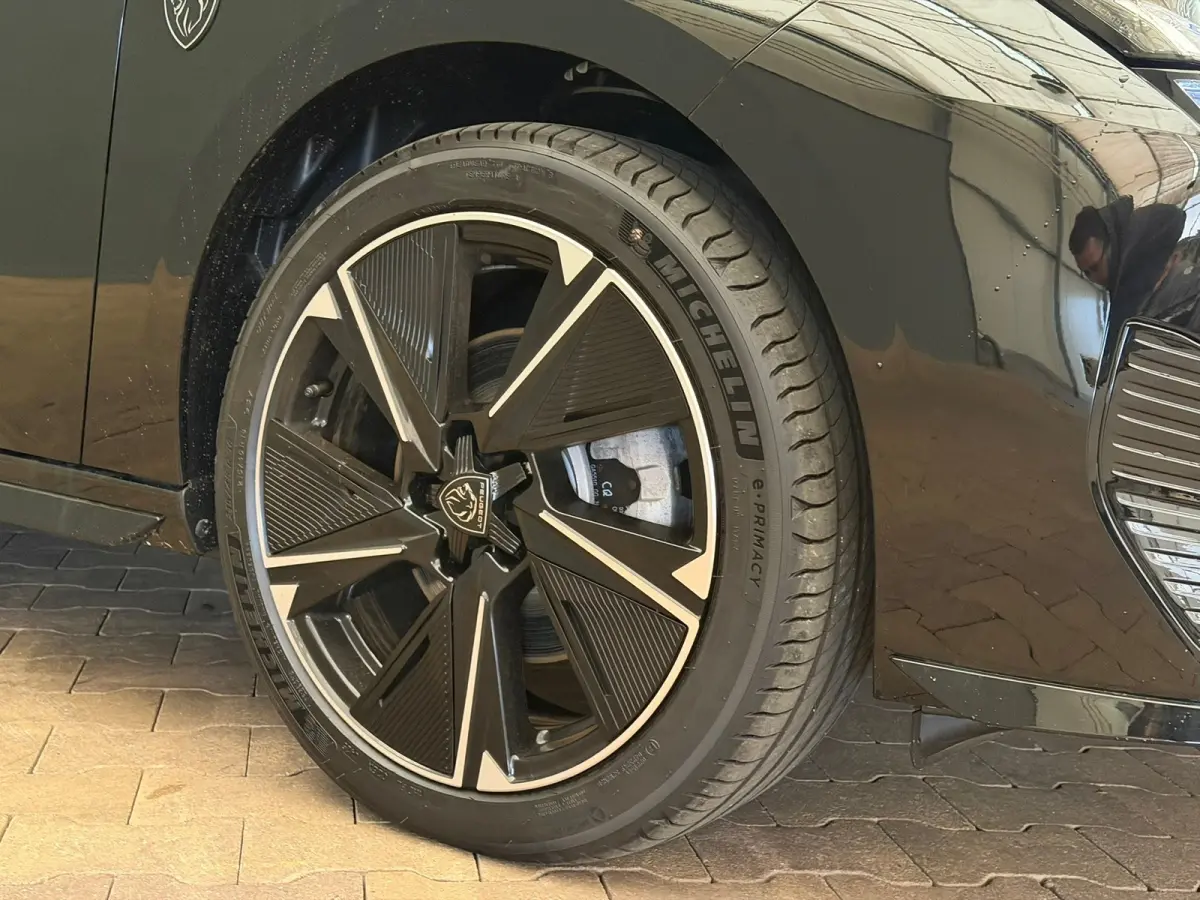 GT Avantage EV 54 kWh Alcantara | Warmtepomp | Navigatie | Stoelverwarming | Apple Carplay/Android Auto | | 11 kW lader | Achteruitrijcamera | Apple Carplay/Android Auto|telefoonintegratie p
