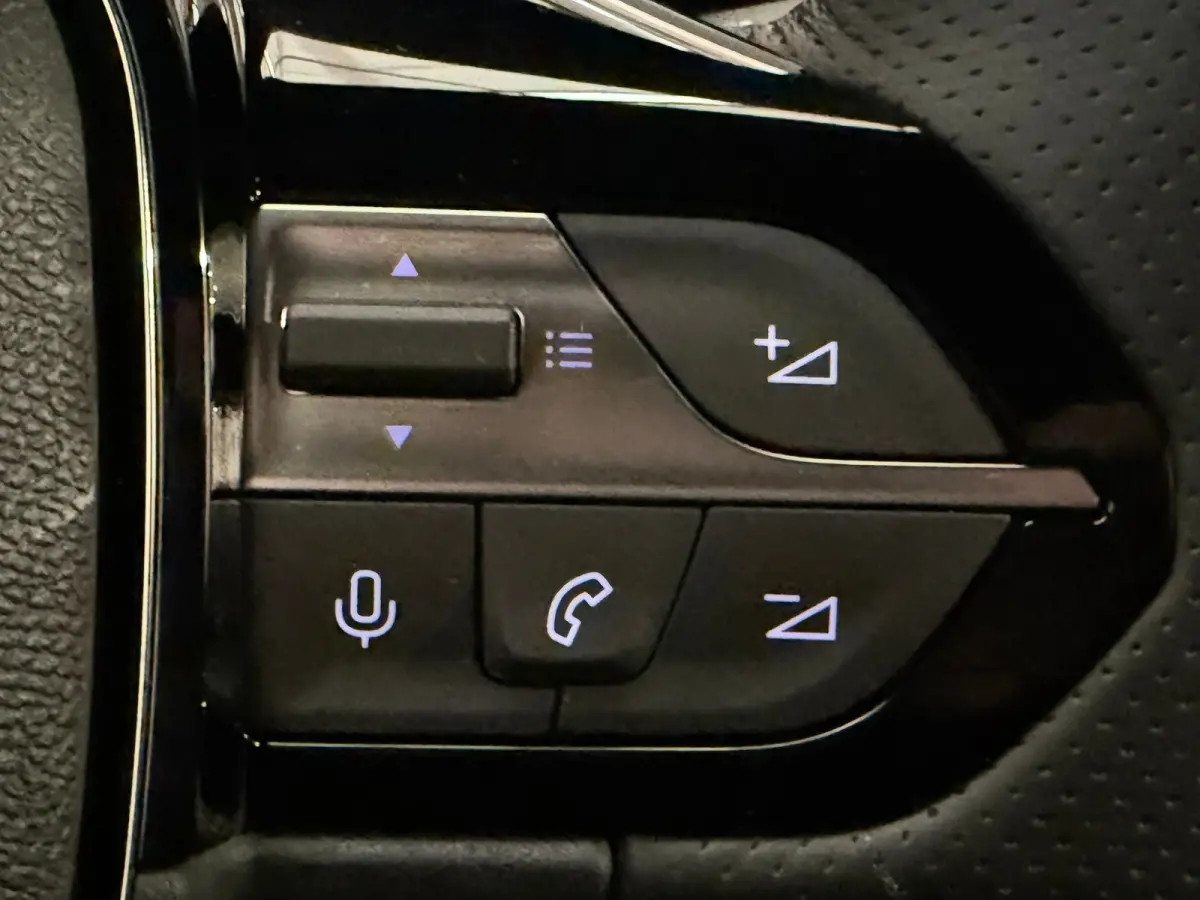 GT Avantage EV 54 kWh Alcantara | Warmtepomp | Navigatie | Stoelverwarming | Apple Carplay/Android Auto | | 11 kW lader | Achteruitrijcamera | Apple Carplay/Android Auto|telefoonintegratie p