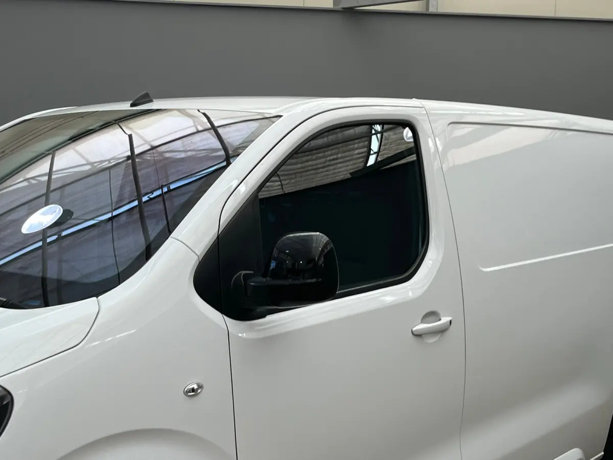 2.0 BlueHDi 145 S&S L3 Camera | Ingerichte Laadruimte | Carplay | Keyless | Climate | Cruise | Parkeersensoren Achter | 2 zitplaatsen rechtsvoor | 360 Parkeercamera | Achterdeuren met ruiten