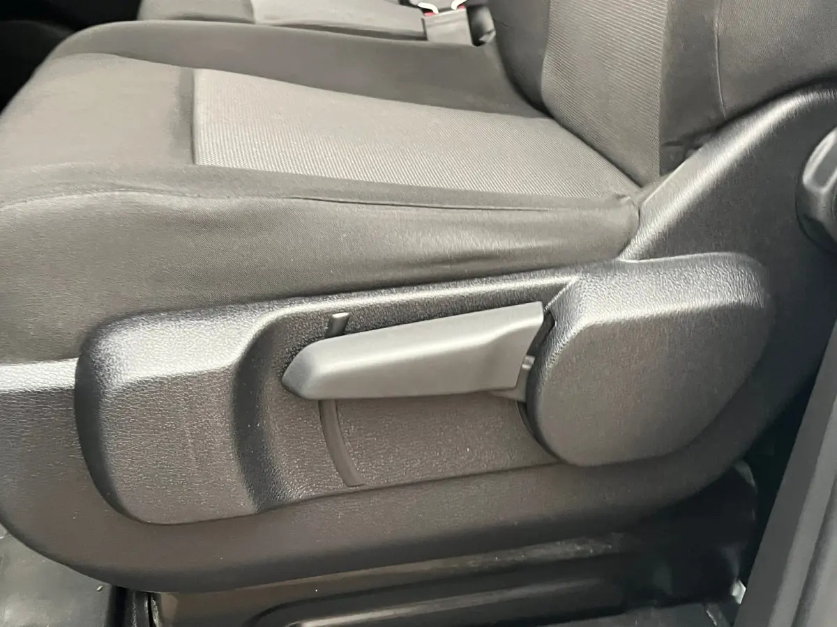 2.0 BlueHDi 145 S&S L3 Camera | Ingerichte Laadruimte | Carplay | Keyless | Climate | Cruise | Parkeersensoren Achter | 2 zitplaatsen rechtsvoor | 360 Parkeercamera | Achterdeuren met ruiten