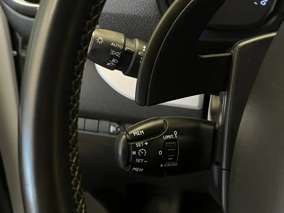 2.0 BlueHDi 145 S&S L3 Camera | Ingerichte Laadruimte | Carplay | Keyless | Climate | Cruise | Parkeersensoren Achter | 2 zitplaatsen rechtsvoor | 360 Parkeercamera | Achterdeuren met ruiten