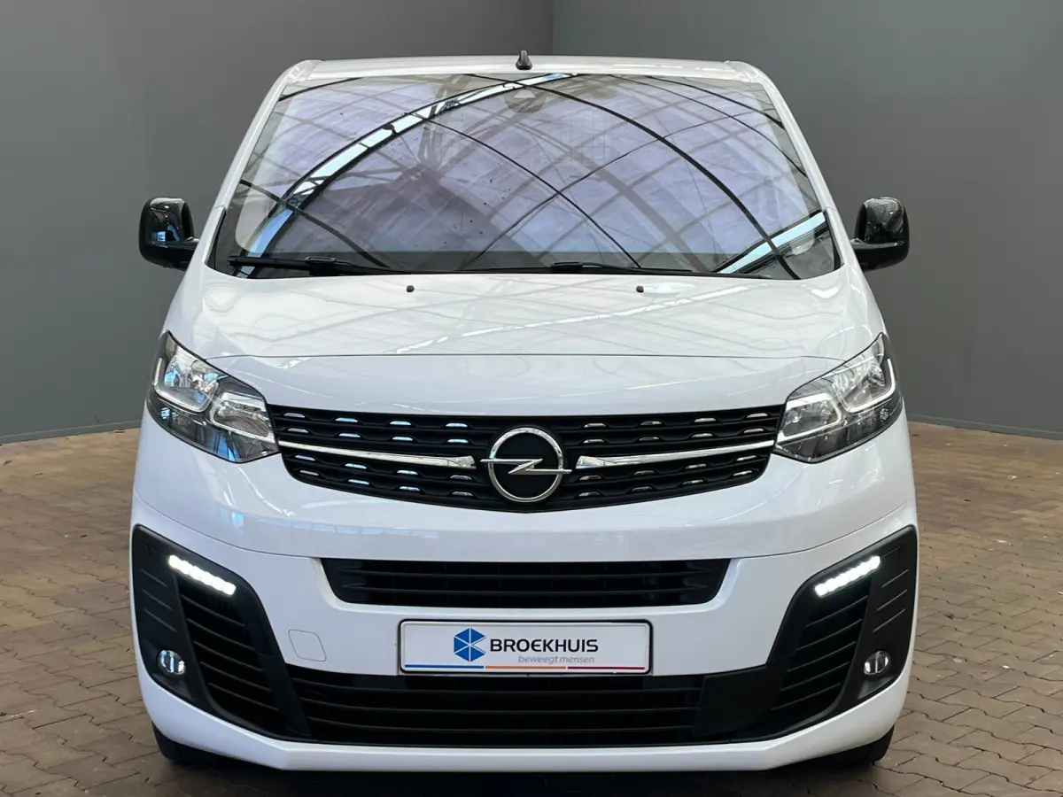 2.0 BlueHDi 145 S&S L3 Camera | Ingerichte Laadruimte | Carplay | Keyless | Climate | Cruise | Parkeersensoren Achter | 2 zitplaatsen rechtsvoor | 360 Parkeercamera | Achterdeuren met ruiten