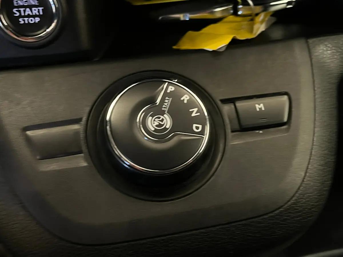 2.0 BlueHDi 145 S&S L3 Camera | Ingerichte Laadruimte | Carplay | Keyless | Climate | Cruise | Parkeersensoren Achter | 2 zitplaatsen rechtsvoor | 360 Parkeercamera | Achterdeuren met ruiten