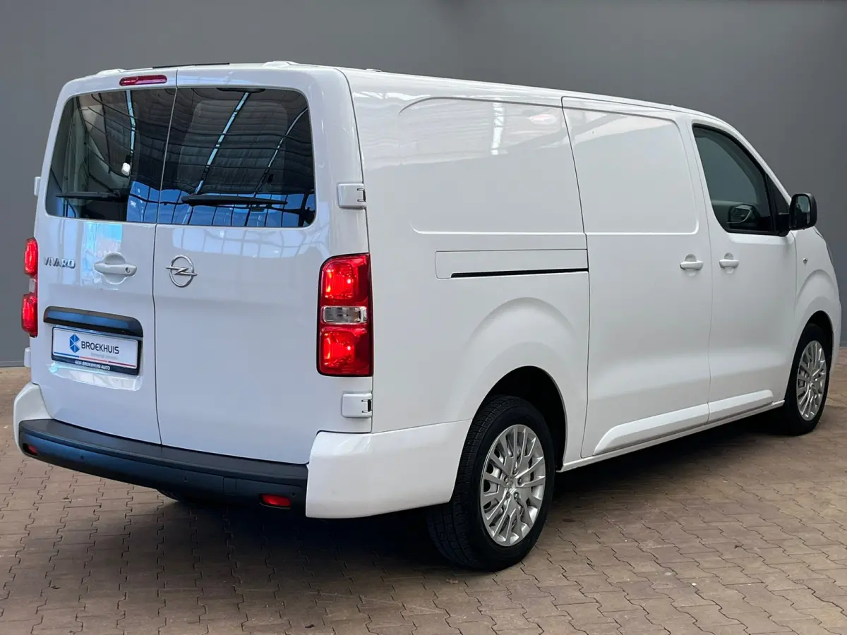 2.0 BlueHDi 145 S&S L3 Camera | Ingerichte Laadruimte | Carplay | Keyless | Climate | Cruise | Parkeersensoren Achter | 2 zitplaatsen rechtsvoor | 360 Parkeercamera | Achterdeuren met ruiten