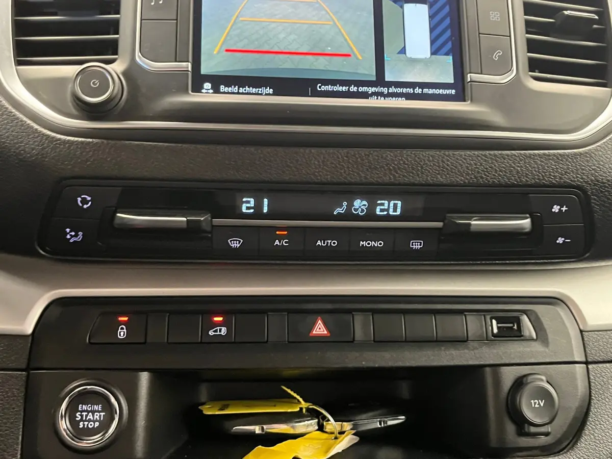 2.0 BlueHDi 145 S&S L3 Camera | Ingerichte Laadruimte | Carplay | Keyless | Climate | Cruise | Parkeersensoren Achter | 2 zitplaatsen rechtsvoor | 360 Parkeercamera | Achterdeuren met ruiten