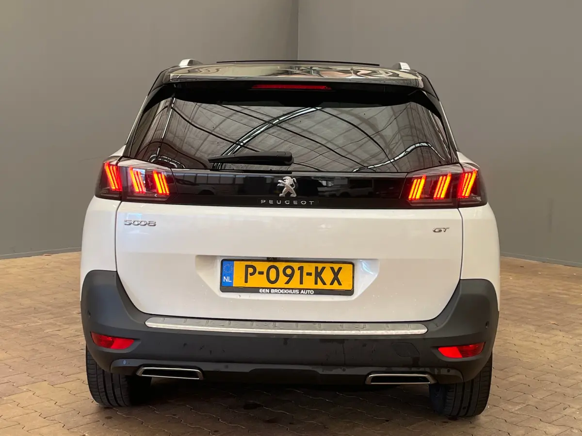 1.6 PureTech GT Pack Business Camera Voor + Achter | Elek. Stoelen met Massagefunctie | Panorama Dak | Parkeersensoren Rondom | Elek. Achterklep | Black Pack | Airco (automatisch) | Apple Ca