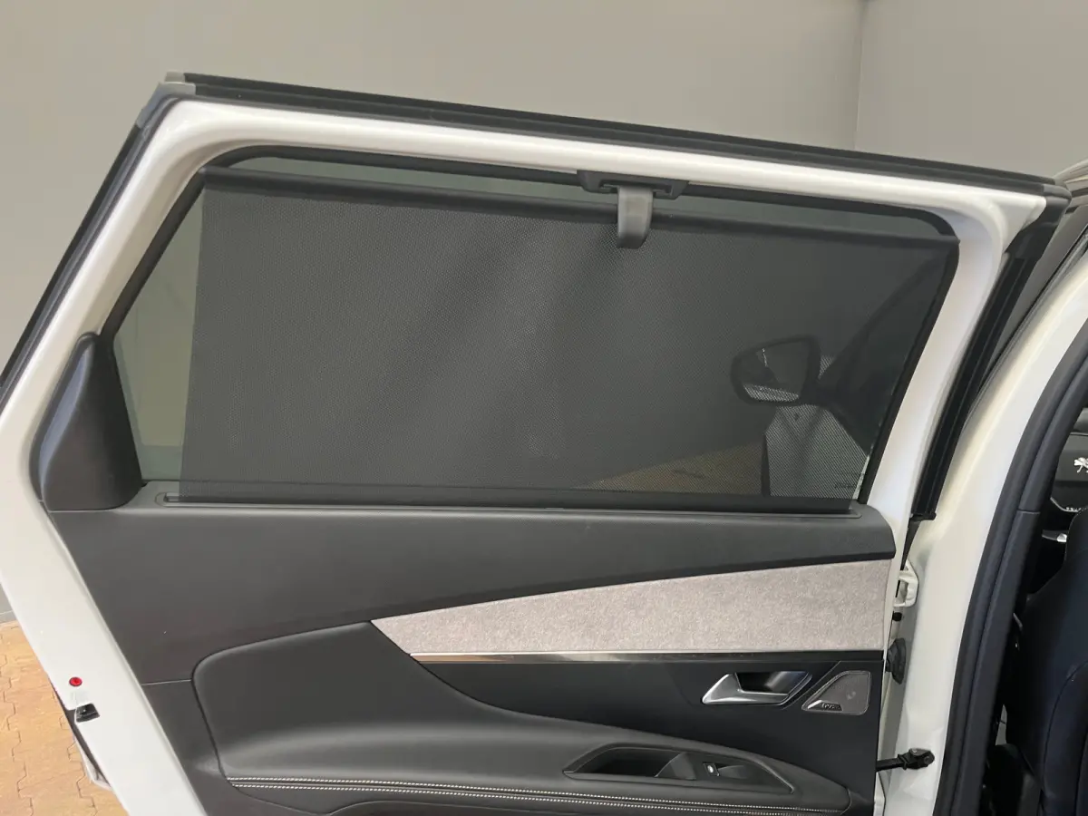 1.6 PureTech GT Pack Business Camera Voor + Achter | Elek. Stoelen met Massagefunctie | Panorama Dak | Parkeersensoren Rondom | Elek. Achterklep | Black Pack | Airco (automatisch) | Apple Ca