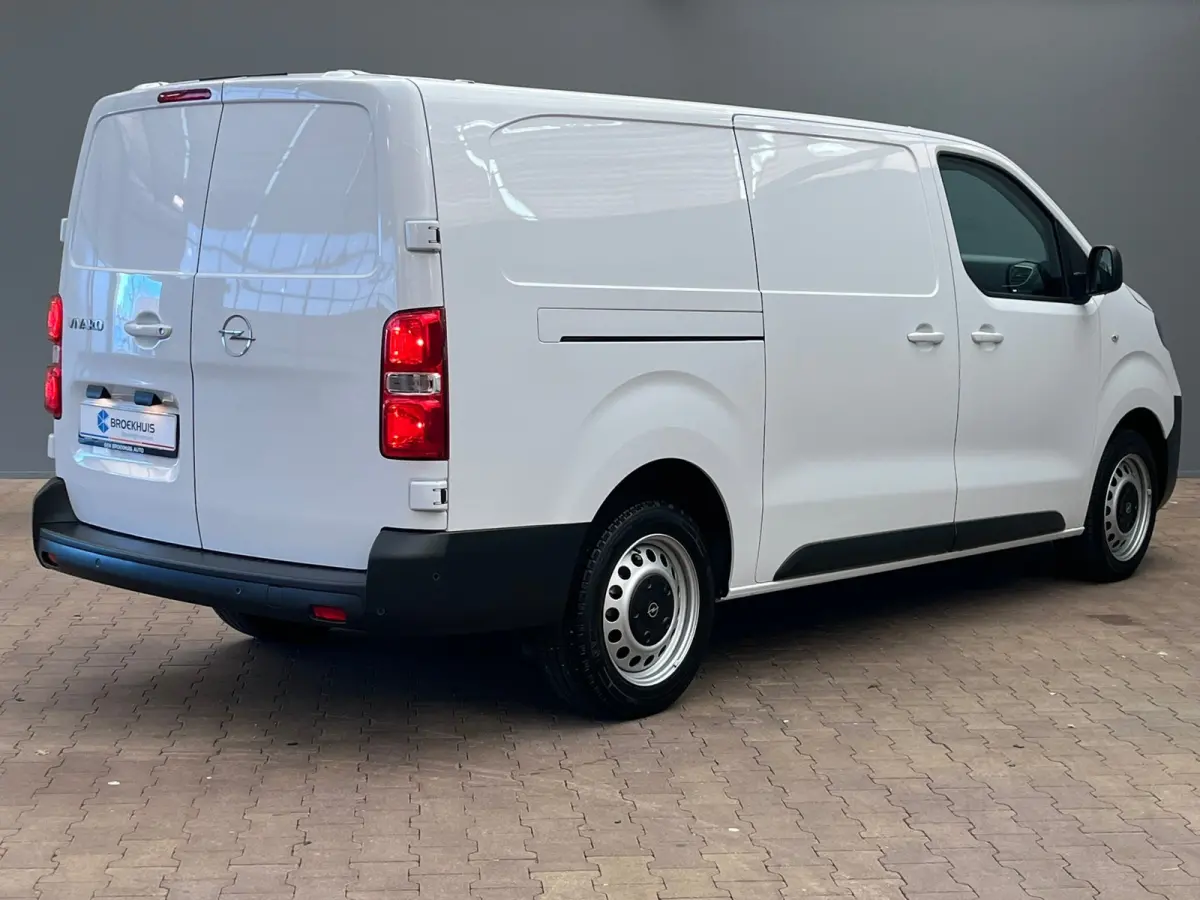 2.0 Diesel 180 S&S L3 Ingerichte Laadruimte | Parkeersensoren Rondom | Carplay | Climate Control | Digitaal Dashboard | 2 zitplaatsen rechtsvoor | Airco | Airco (automatisch)