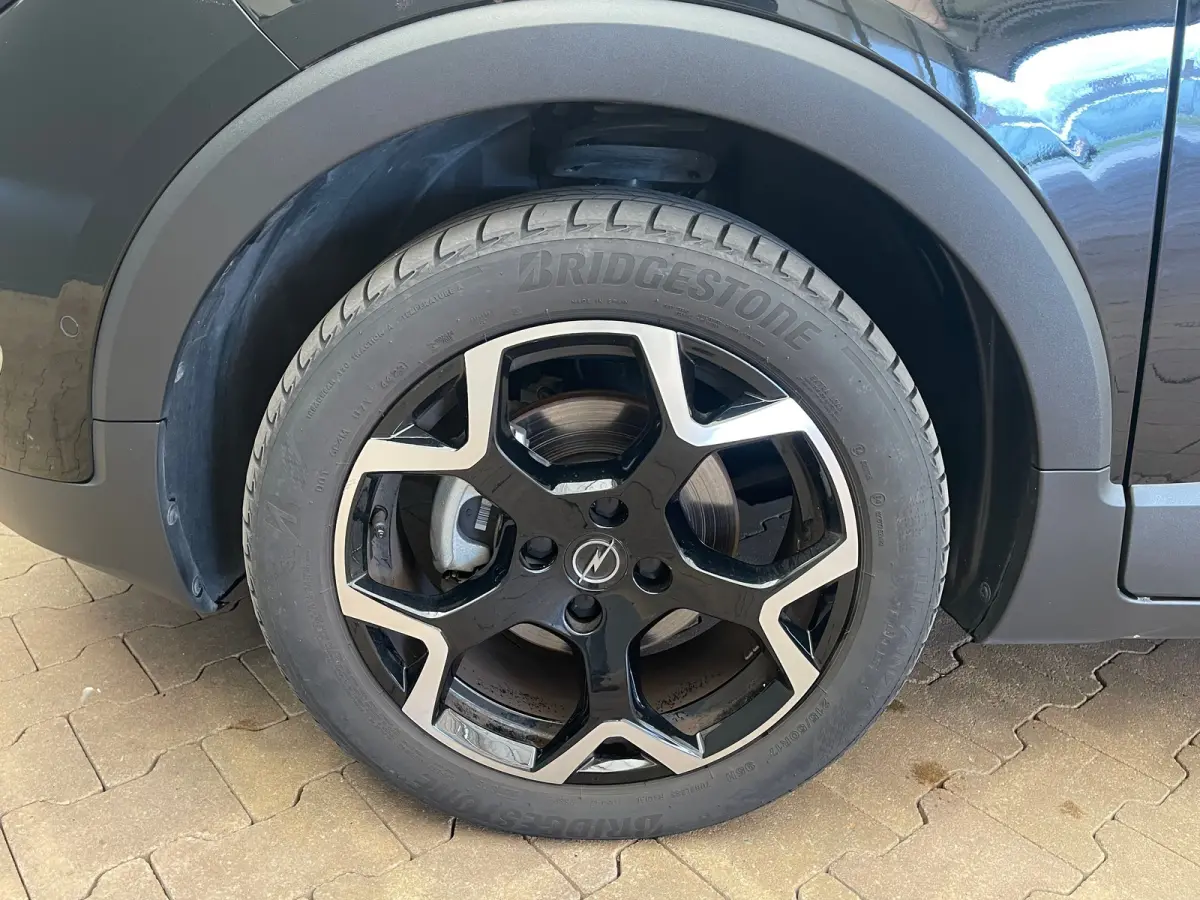 1.2 TURBO 110PK ULTIMATE Alcantara | Camera | Carplay | Parkeersensoren Rondom | Climate Control | 17" Lichtmetaal | Camera  | Achteruitrijcamera | Apple Carplay/Android Auto|telefoonintegra