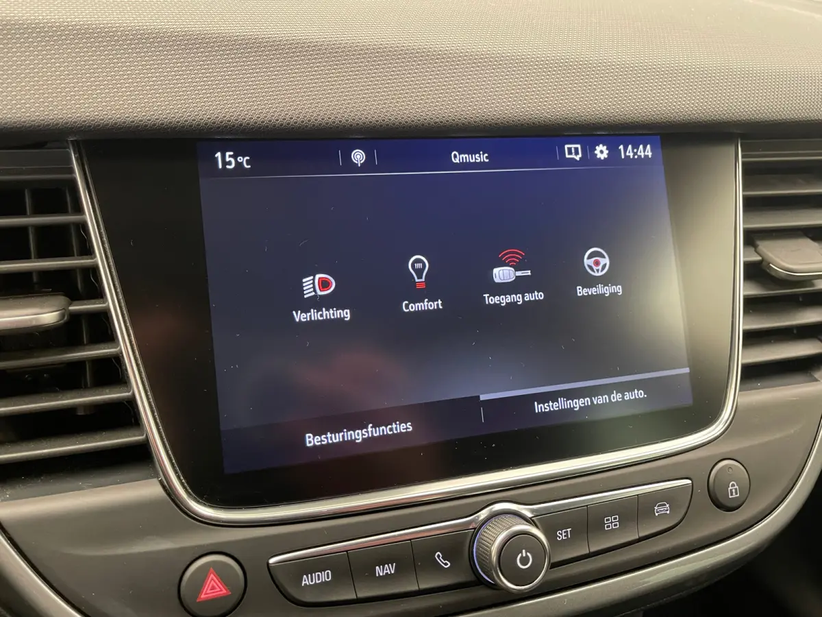 1.2 TURBO 110PK ULTIMATE Alcantara | Camera | Carplay | Parkeersensoren Rondom | Climate Control | 17" Lichtmetaal | Camera  | Achteruitrijcamera | Apple Carplay/Android Auto|telefoonintegra