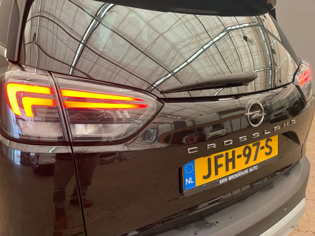 1.2 TURBO 110PK ULTIMATE Alcantara | Camera | Carplay | Parkeersensoren Rondom | Climate Control | 17" Lichtmetaal | Camera  | Achteruitrijcamera | Apple Carplay/Android Auto|telefoonintegra
