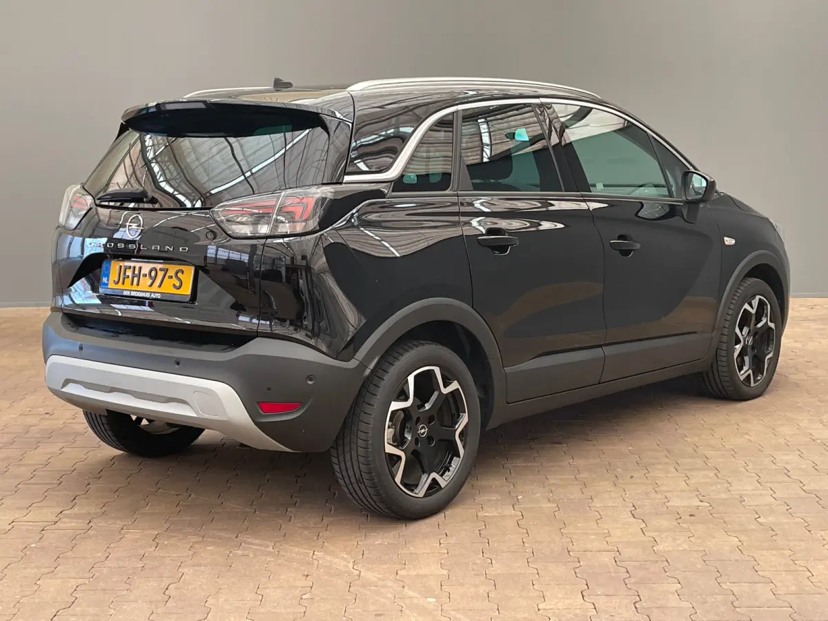 1.2 TURBO 110PK ULTIMATE Alcantara | Camera | Carplay | Parkeersensoren Rondom | Climate Control | 17" Lichtmetaal | Camera  | Achteruitrijcamera | Apple Carplay/Android Auto|telefoonintegra