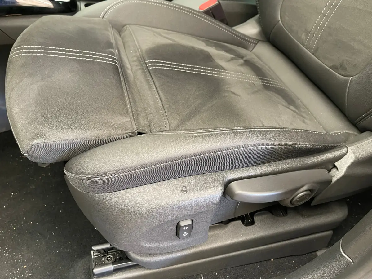 1.2 TURBO 110PK ULTIMATE Alcantara | Camera | Carplay | Parkeersensoren Rondom | Climate Control | 17" Lichtmetaal | Camera  | Achteruitrijcamera | Apple Carplay/Android Auto|telefoonintegra