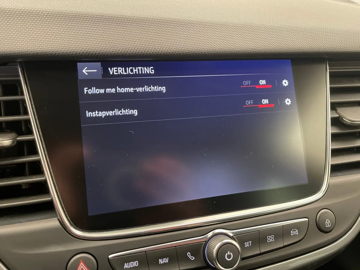 1.2 TURBO 110PK ULTIMATE Alcantara | Camera | Carplay | Parkeersensoren Rondom | Climate Control | 17" Lichtmetaal | Camera  | Achteruitrijcamera | Apple Carplay/Android Auto|telefoonintegra