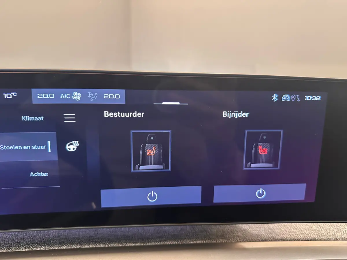 1.2 Hybrid 136 GT Camera | Stoel + Stuurverwarming | Camera | Carplay | Digitaal Dashboard | Leder/Stof | Climate | Achteruitrijcamera | Cruise control adaptief met Stop&Go | DAB ontvanger