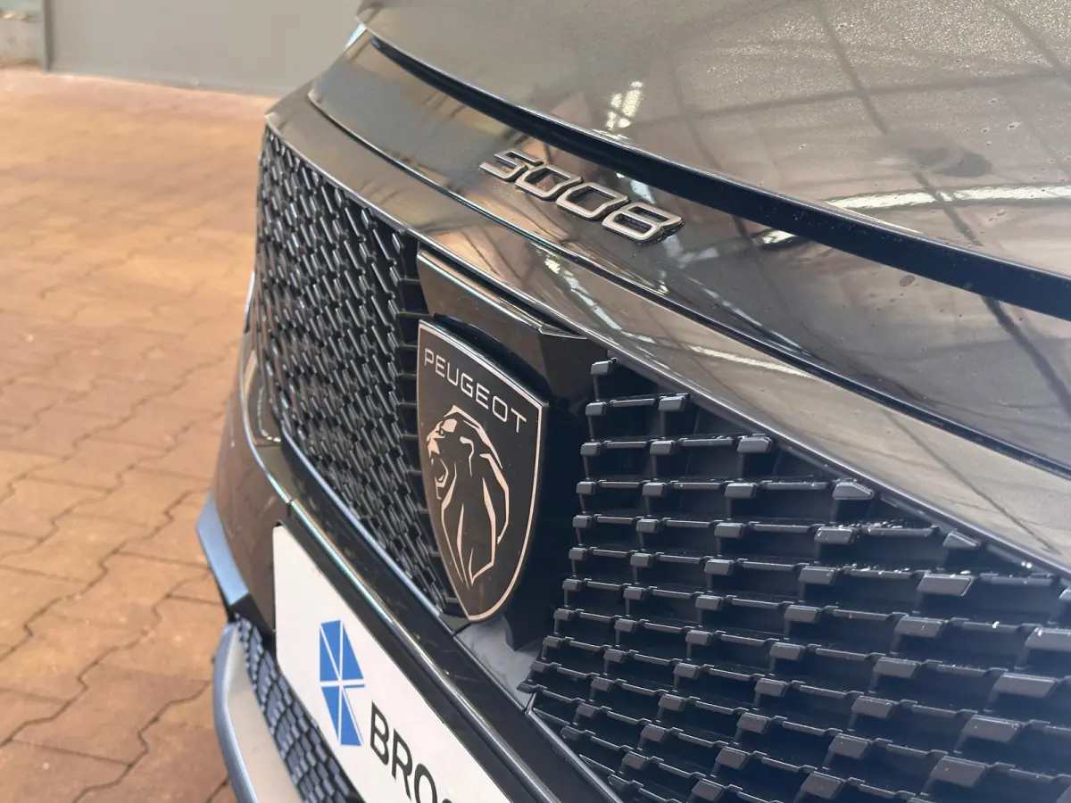 1.2 Hybrid 136 GT Camera | Stoel + Stuurverwarming | Camera | Carplay | Digitaal Dashboard | Leder/Stof | Climate | Achteruitrijcamera | Cruise control adaptief met Stop&Go | DAB ontvanger