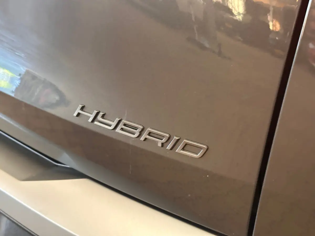 1.2 Hybrid 136 GT Camera | Stoel + Stuurverwarming | Camera | Carplay | Digitaal Dashboard | Leder/Stof | Climate | Achteruitrijcamera | Cruise control adaptief met Stop&Go | DAB ontvanger