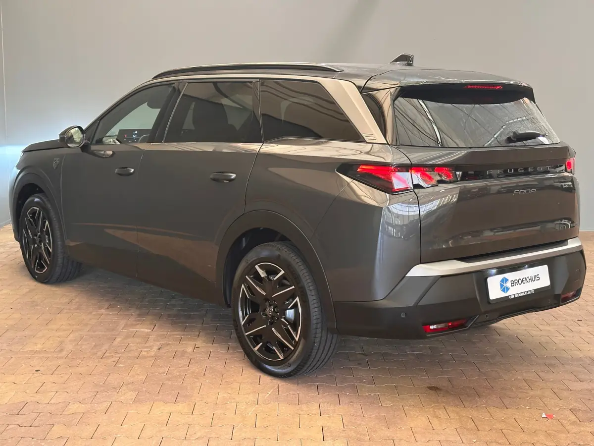 1.2 Hybrid 136 GT Camera | Stoel + Stuurverwarming | Camera | Carplay | Digitaal Dashboard | Leder/Stof | Climate | Achteruitrijcamera | Cruise control adaptief met Stop&Go | DAB ontvanger