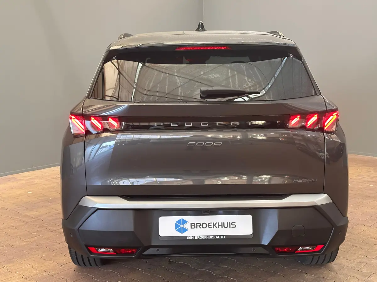 1.2 Hybrid 136 GT Camera | Stoel + Stuurverwarming | Camera | Carplay | Digitaal Dashboard | Leder/Stof | Climate | Achteruitrijcamera | Cruise control adaptief met Stop&Go | DAB ontvanger