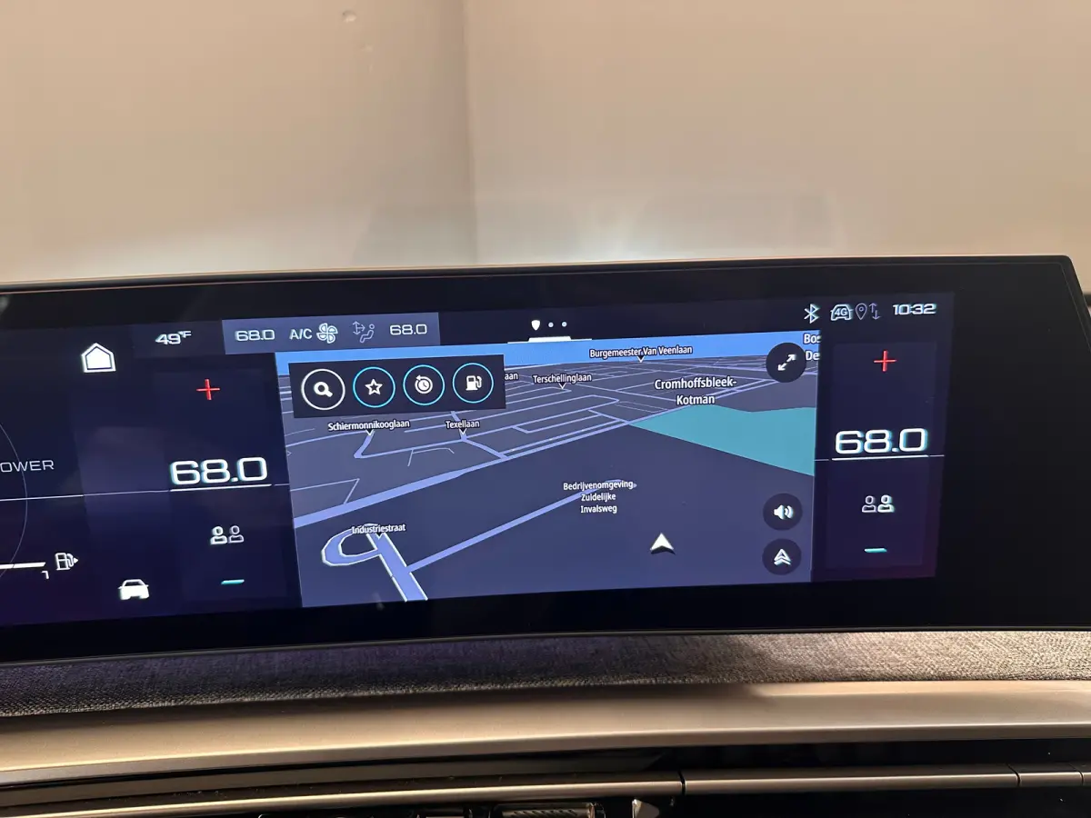 1.2 Hybrid 136 GT Camera | Stoel + Stuurverwarming | Camera | Carplay | Digitaal Dashboard | Leder/Stof | Climate | Achteruitrijcamera | Cruise control adaptief met Stop&Go | DAB ontvanger