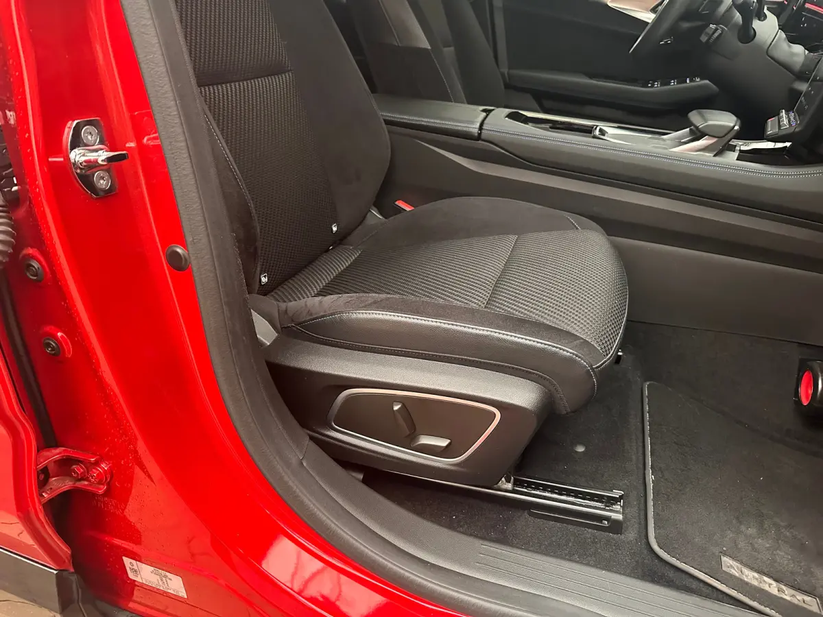 1.2 E-Tech full hybrid iconic esprit Alpine Rondomzicht Camera | 20" Lichtmetaal | Navigatie | Heads-up Display | Stuur & Stoelverwarming | Apple Carplay/Android Auto|telefoonintegratie prem
