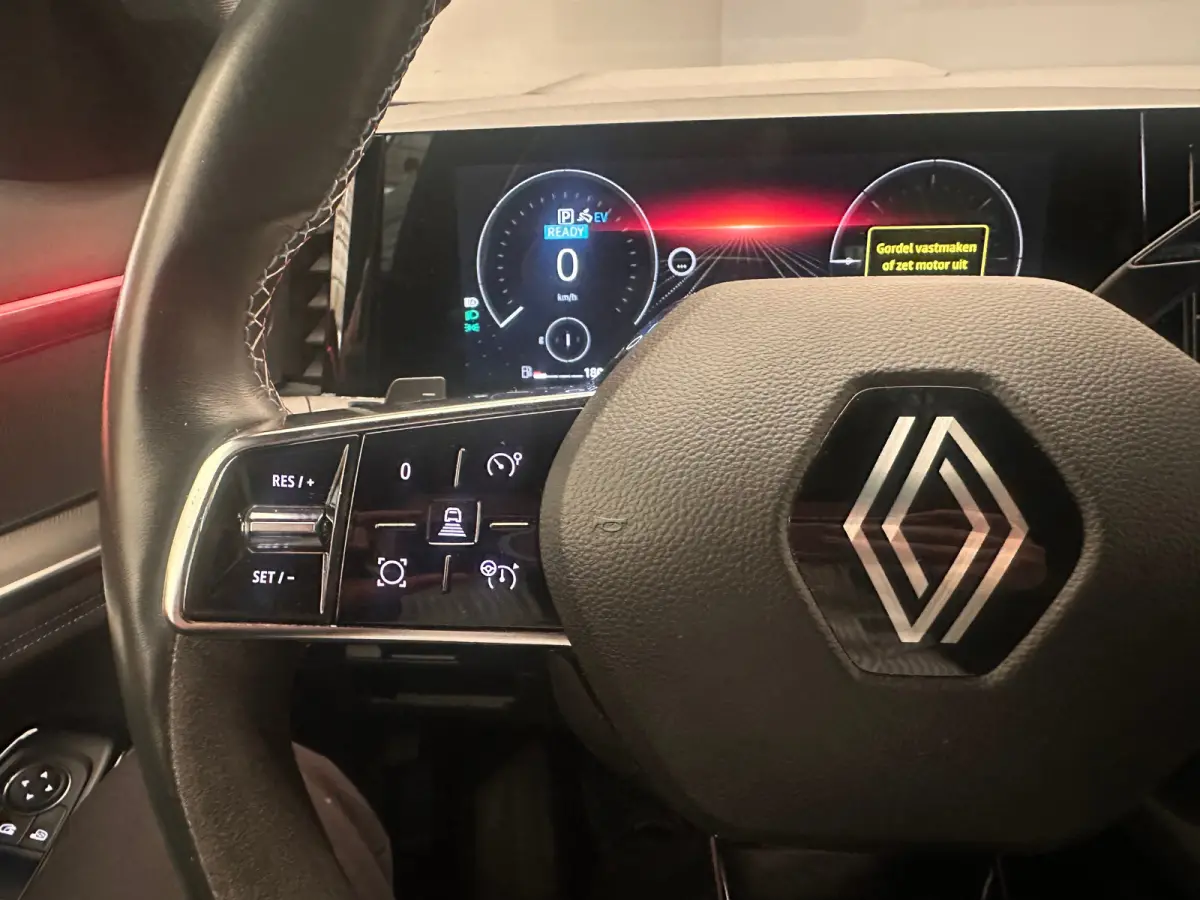 1.2 E-Tech full hybrid iconic esprit Alpine Rondomzicht Camera | 20" Lichtmetaal | Navigatie | Heads-up Display | Stuur & Stoelverwarming | Apple Carplay/Android Auto|telefoonintegratie prem
