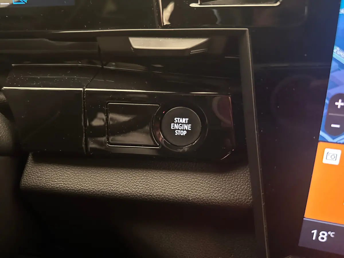 1.2 E-Tech full hybrid iconic esprit Alpine Rondomzicht Camera | 20" Lichtmetaal | Navigatie | Heads-up Display | Stuur & Stoelverwarming | Apple Carplay/Android Auto|telefoonintegratie prem