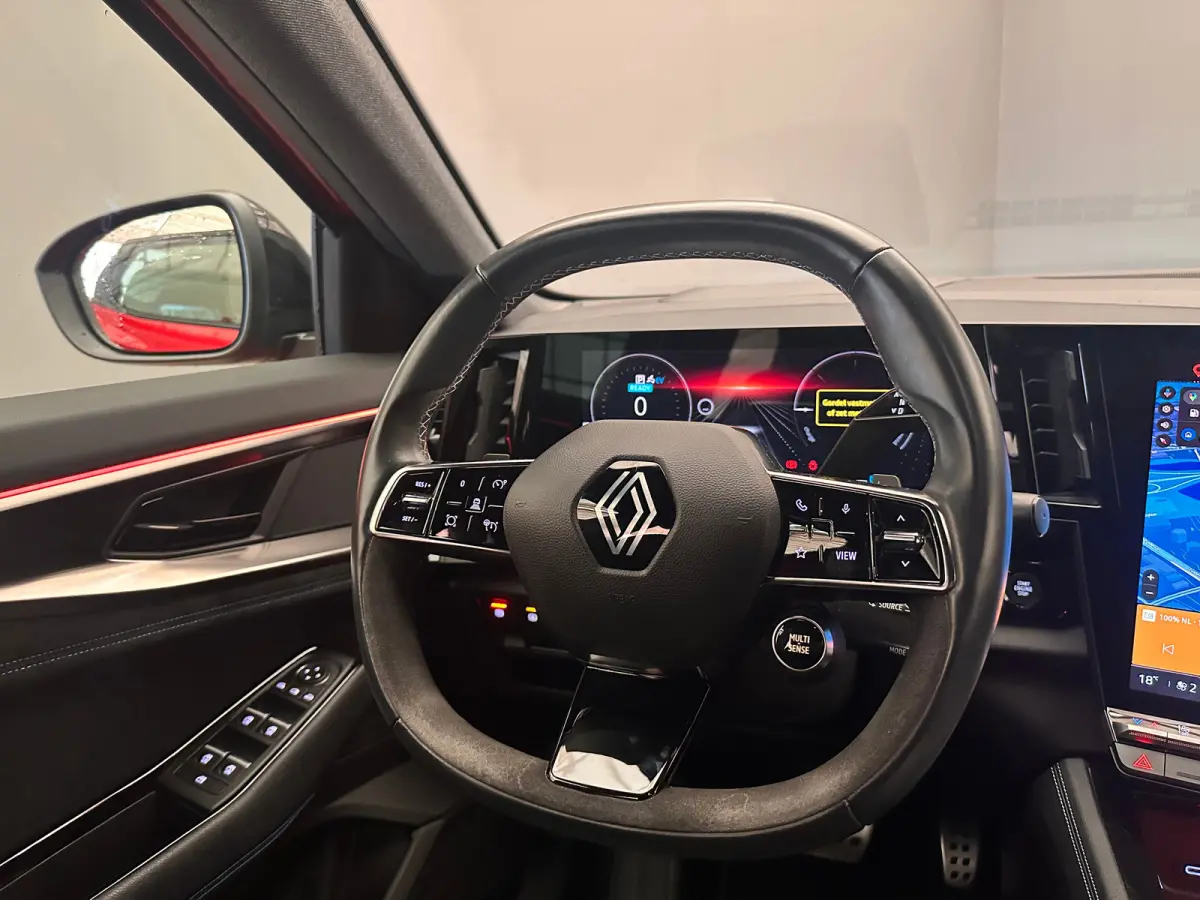 1.2 E-Tech full hybrid iconic esprit Alpine Rondomzicht Camera | 20" Lichtmetaal | Navigatie | Heads-up Display | Stuur & Stoelverwarming | Apple Carplay/Android Auto|telefoonintegratie prem