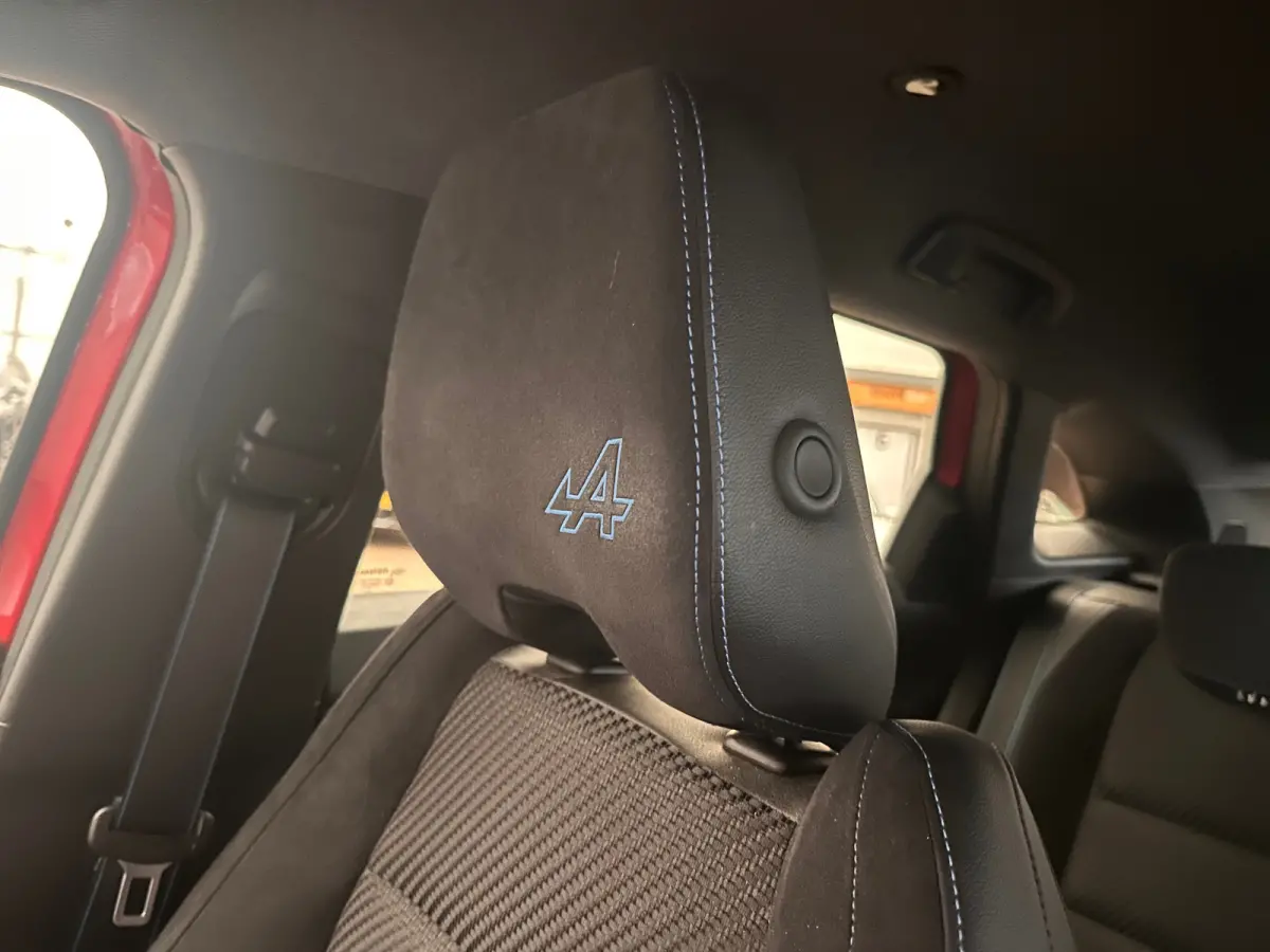1.2 E-Tech full hybrid iconic esprit Alpine Rondomzicht Camera | 20" Lichtmetaal | Navigatie | Heads-up Display | Stuur & Stoelverwarming | Apple Carplay/Android Auto|telefoonintegratie prem