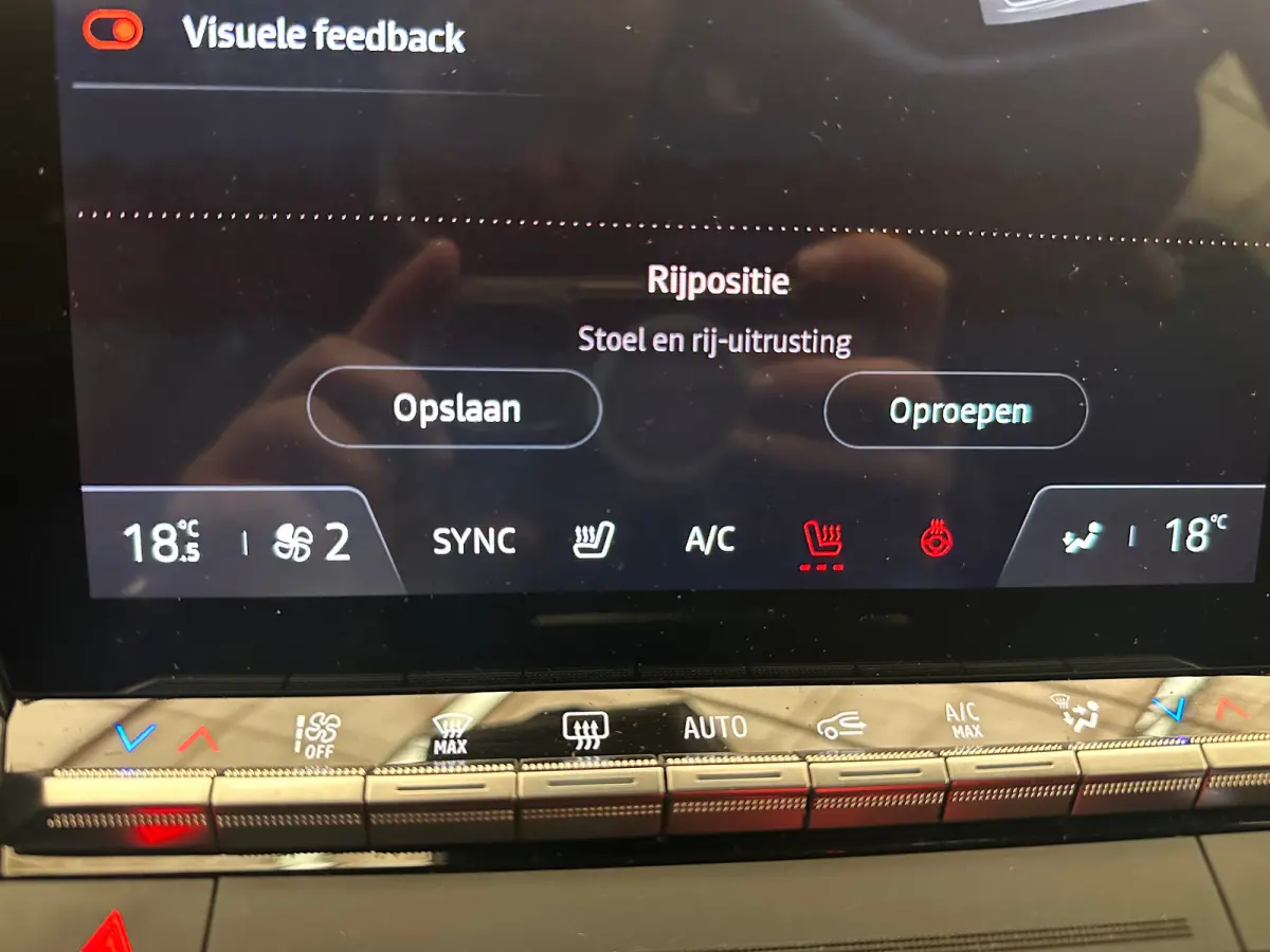 1.2 E-Tech full hybrid iconic esprit Alpine Rondomzicht Camera | 20" Lichtmetaal | Navigatie | Heads-up Display | Stuur & Stoelverwarming | Apple Carplay/Android Auto|telefoonintegratie prem