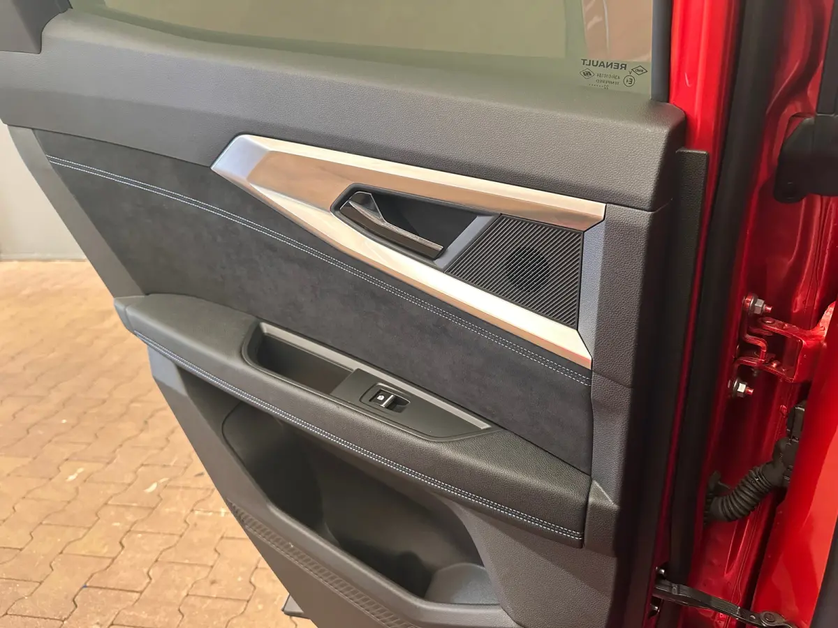 1.2 E-Tech full hybrid iconic esprit Alpine Rondomzicht Camera | 20" Lichtmetaal | Navigatie | Heads-up Display | Stuur & Stoelverwarming | Apple Carplay/Android Auto|telefoonintegratie prem