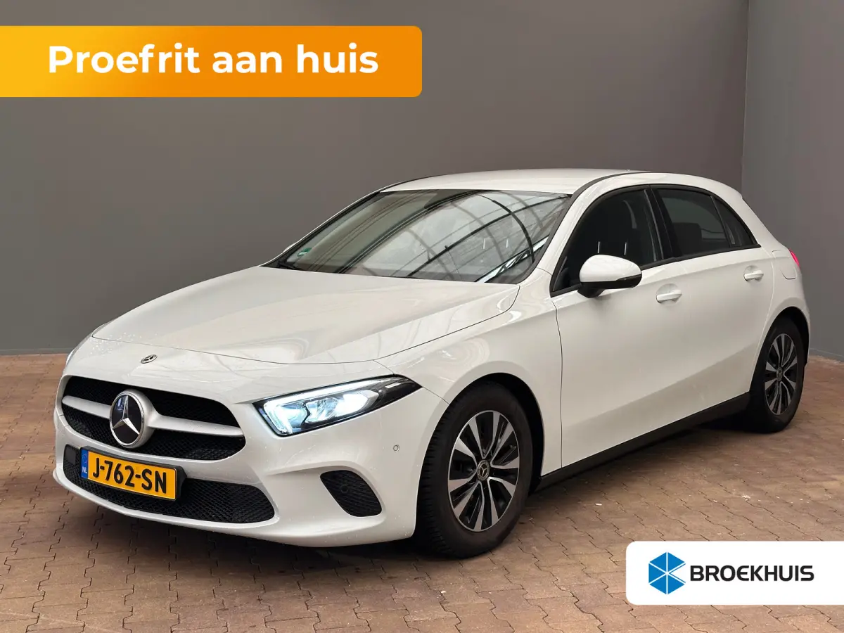 160 Business Solution Camera | Parkeersensoren | Widescreen | Stoelverwarming | LED | 16" Lichtmetaal | Navigatie | Achteruitrijcamera | Airco (automatisch) | Cruise control