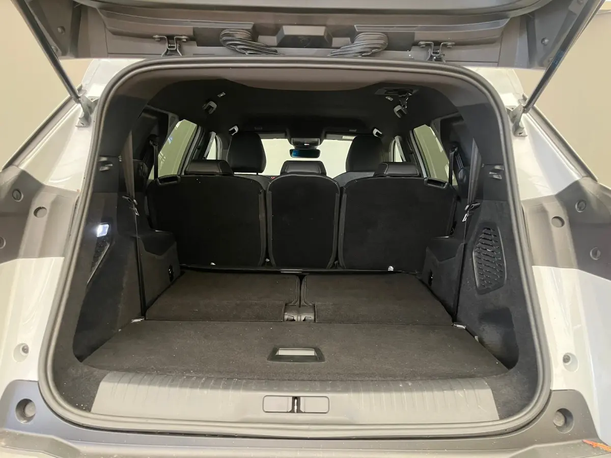 1.2 HYBRID 145PK 7-ZITS ALLURE AUTOMAAT Camera | Stoelverwaming | Cruise | Leder/Stof (AGR) | LED | 18LMV | Clima | 7 Persoons | Getint glas | | 2 stoelen op derde rij | Achterbank in delen 