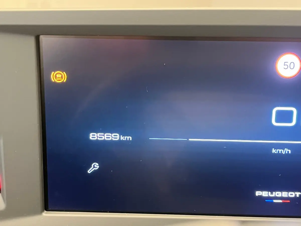 1.2 HYBRID 145PK 7-ZITS ALLURE AUTOMAAT Camera | Stoelverwaming | Cruise | Leder/Stof (AGR) | LED | 18LMV | Clima | 7 Persoons | Getint glas | | 2 stoelen op derde rij | Achterbank in delen 