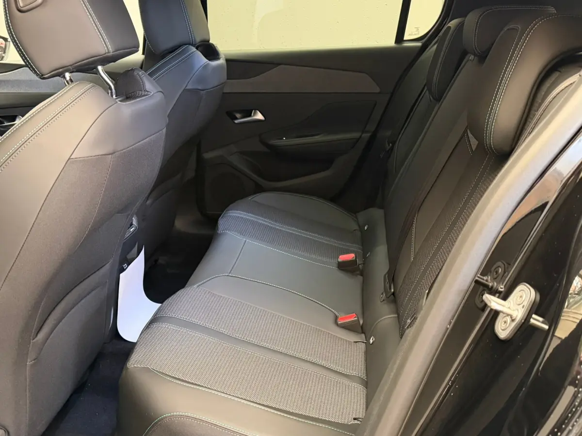 Allure EV 54 kWh Adaptieve Cruise | Camera | Leder/Stof | 17LMV | Navigatie | Stoelverwarming | | 11 kW lader | Achteruitrijcamera | Bluetooth telefoonvoorbereiding
