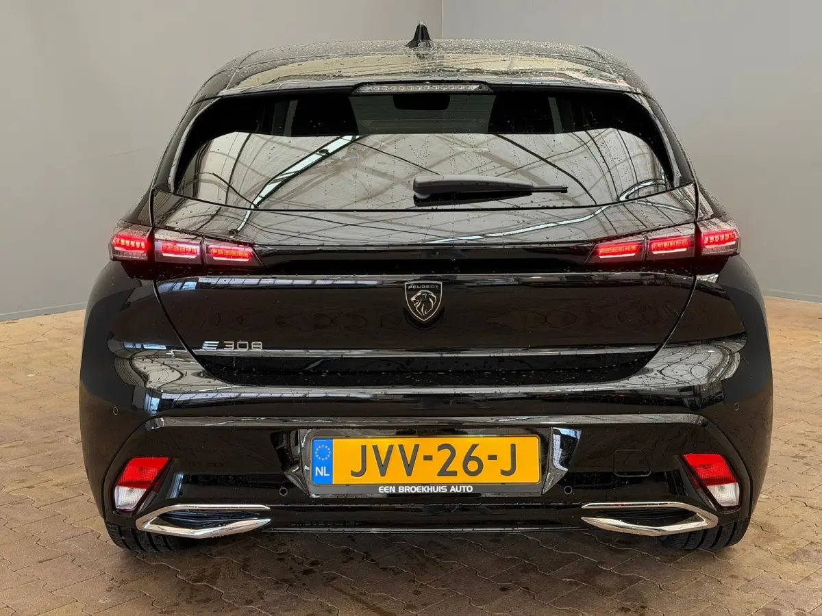 Allure EV 54 kWh Adaptieve Cruise | Camera | Leder/Stof | 17LMV | Navigatie | Stoelverwarming | | 11 kW lader | Achteruitrijcamera | Bluetooth telefoonvoorbereiding