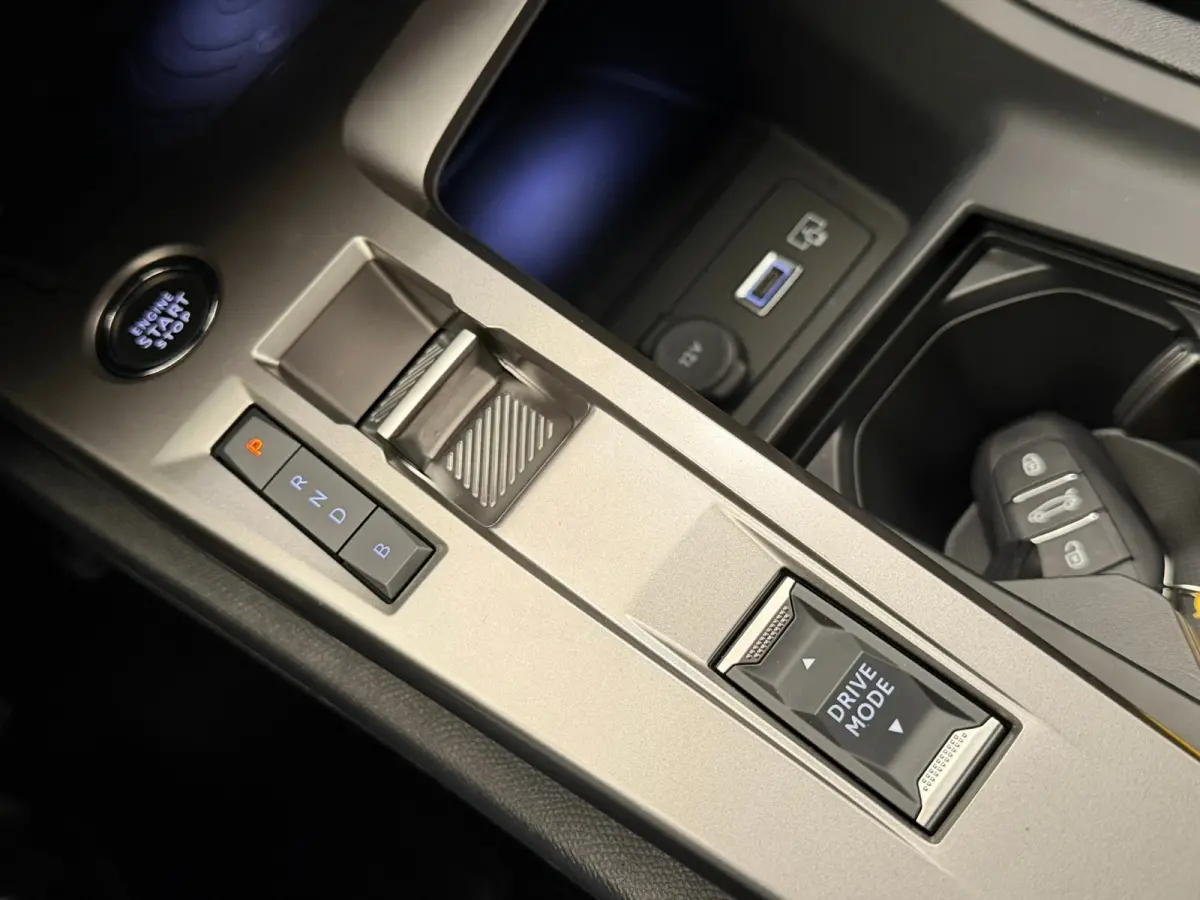 Allure EV 54 kWh Adaptieve Cruise | Camera | Leder/Stof | 17LMV | Navigatie | Stoelverwarming | | 11 kW lader | Achteruitrijcamera | Bluetooth telefoonvoorbereiding