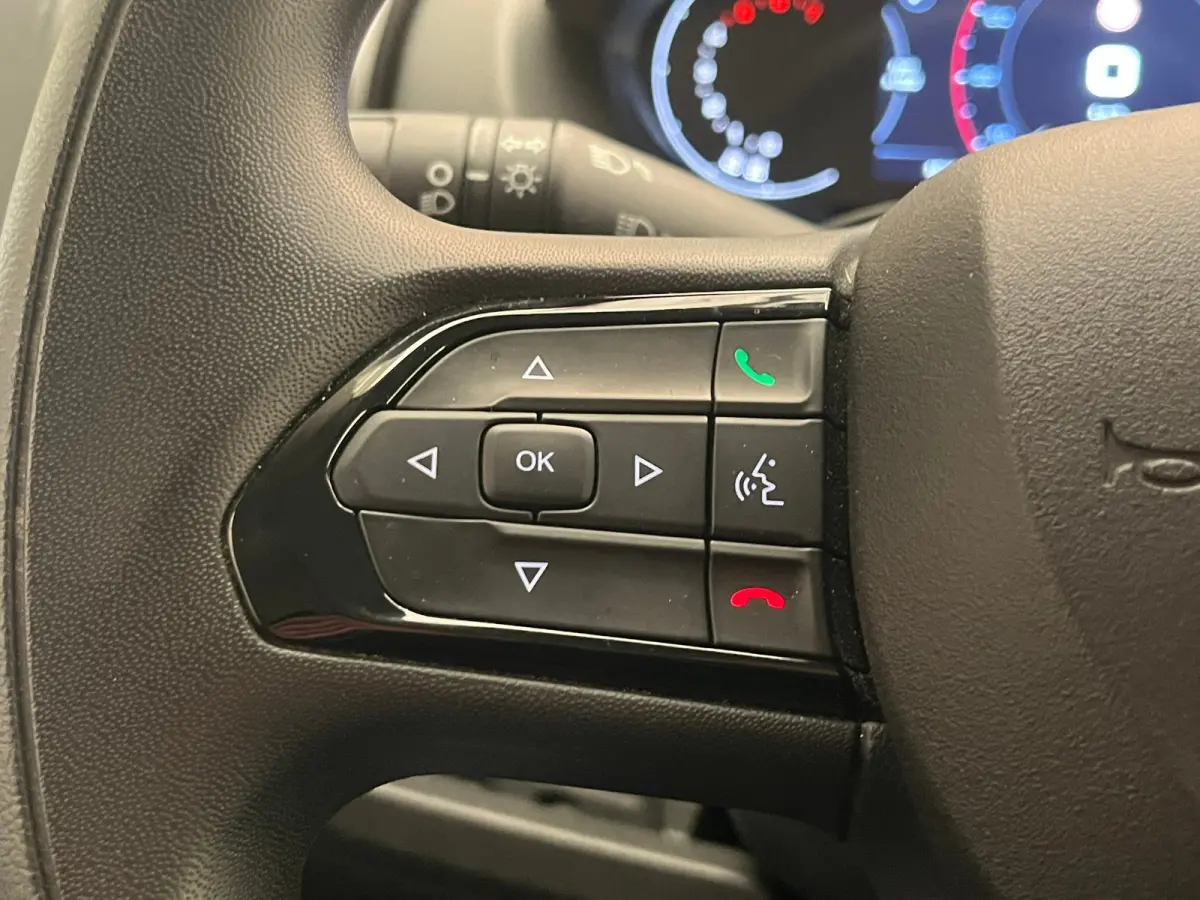 2.2D 140 S&S L3H2 3.5t Camera | Ingerichte Laadruimte | Cruise | Airco | 3 Zits! | DAB | Dodehoek Detectie | Achteruitrijcamera | Airco | Buitenspiegels verwarmbaar