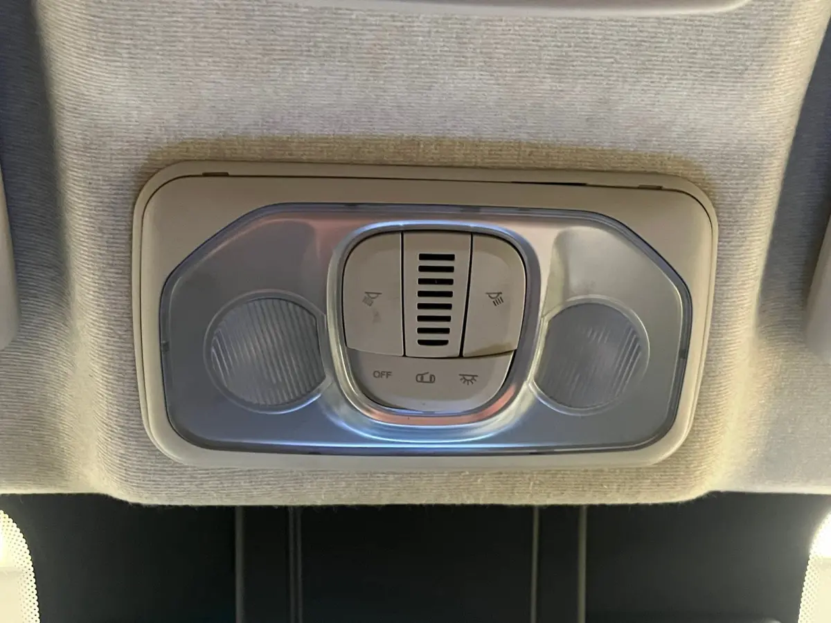 2.2D 140 S&S L3H2 3.5t Camera | Ingerichte Laadruimte | Cruise | Airco | 3 Zits! | DAB | Dodehoek Detectie | Achteruitrijcamera | Airco | Buitenspiegels verwarmbaar